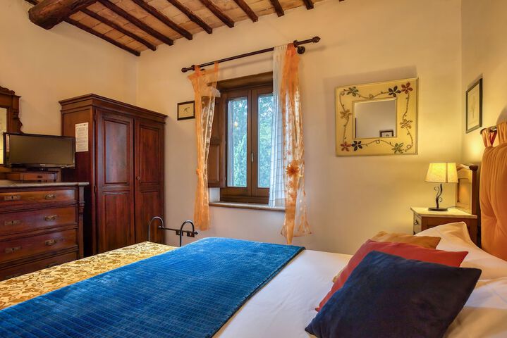 Room 4 of 71