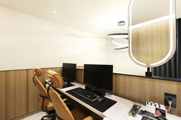 Room 30 of 74