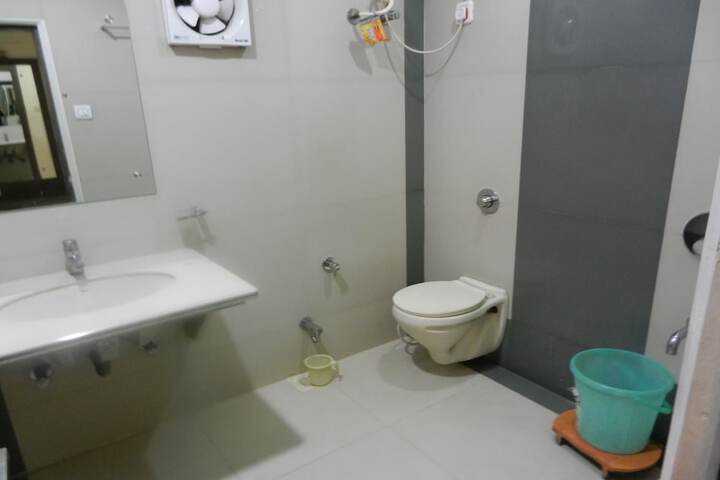 Room 16 of 21