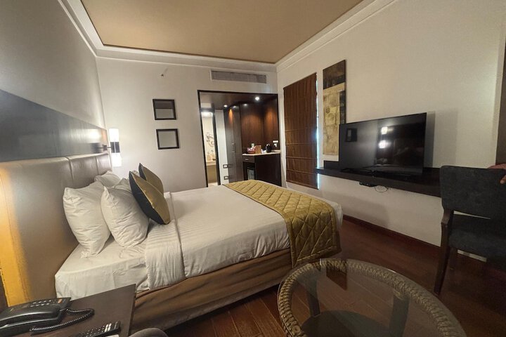Room 12 of 42