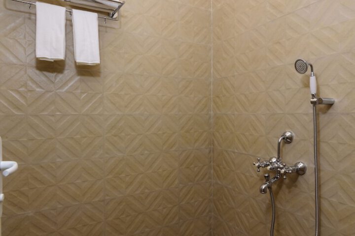 Room 65 of 156