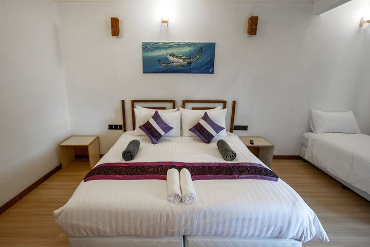Room 4 of 23