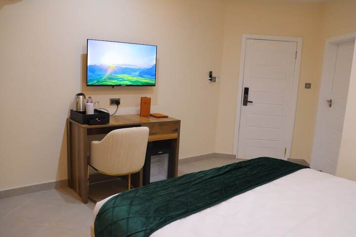 Room 11 of 111