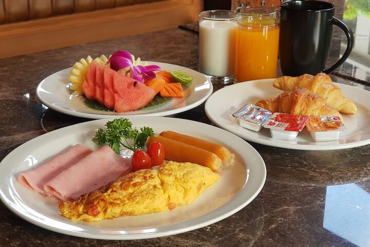 Breakfast/Coffee Service 104 of 118