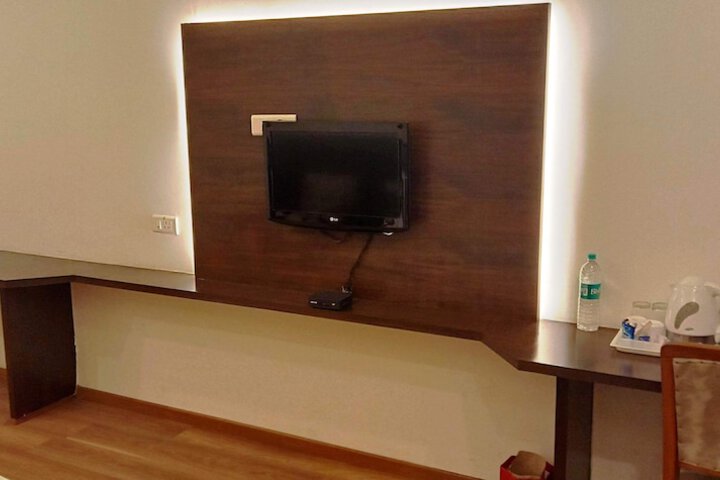 Room 12 of 38