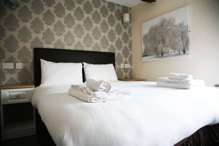 Room 4 of 16
