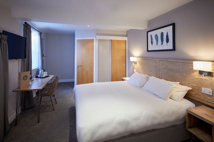 Room 3 of 20