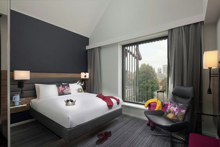 Room 40 of 103