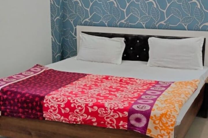 Room 3 of 12
