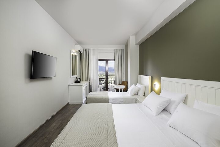 Room 16 of 37