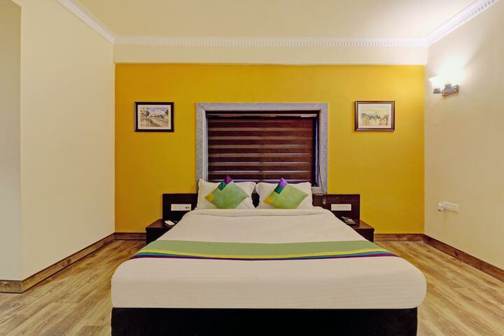 Room 32 of 48