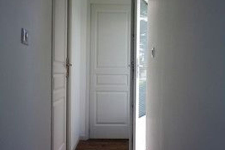 Room 10 of 24