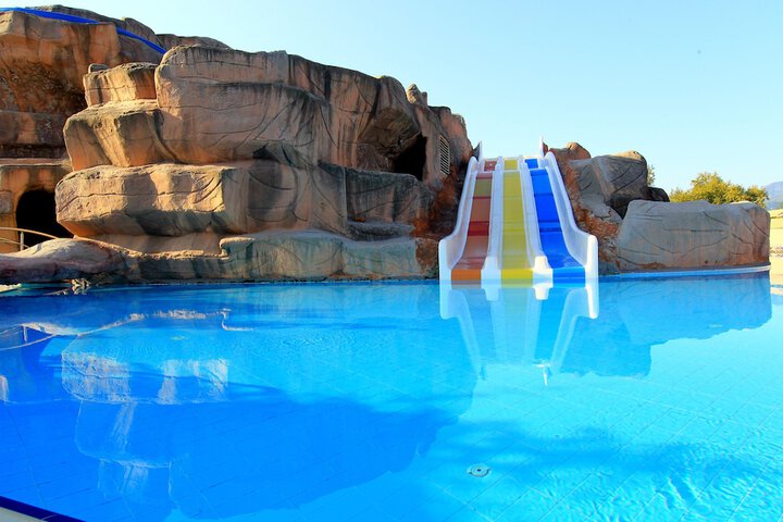 Pool 33 of 105