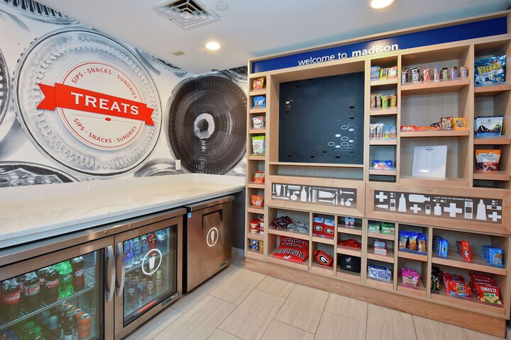 Snack bar