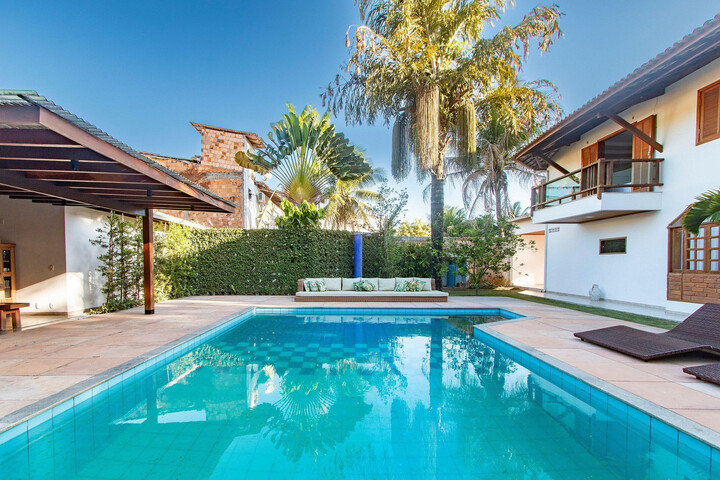 Pool 15 of 45