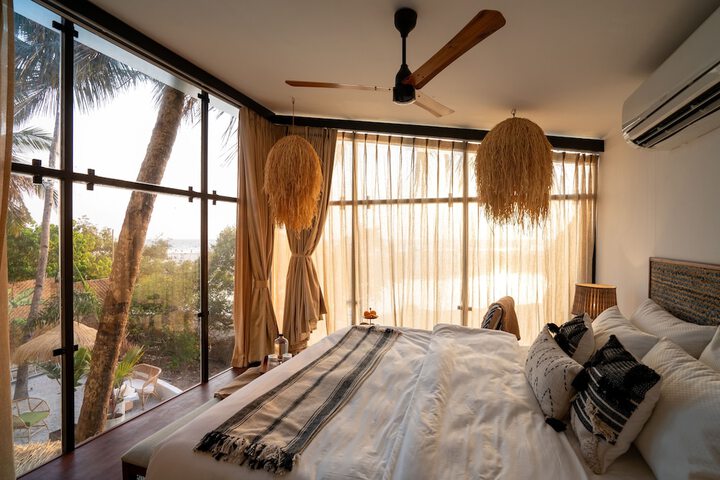 Room 9 of 50