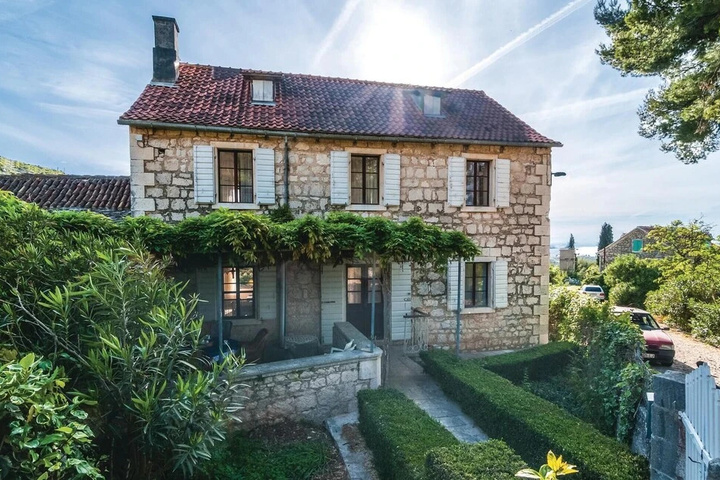Amazing Home in Bobovisca With 3 Bedrooms Wifi and Outdoor Swimming Pool