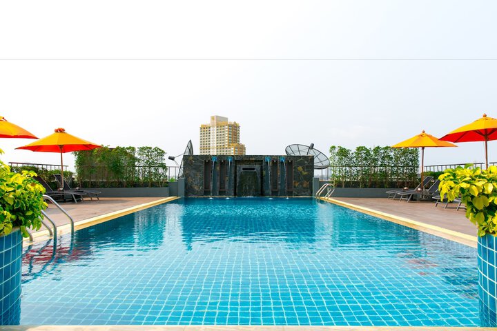 Hotel Pool