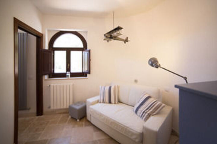Room 8 of 35