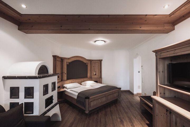 Room 10 of 56