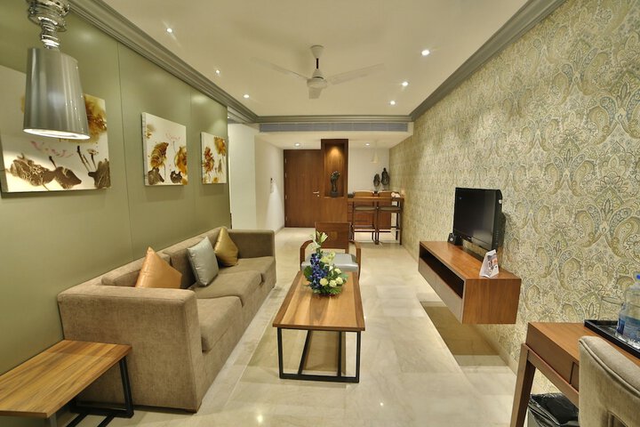 Room 8 of 67