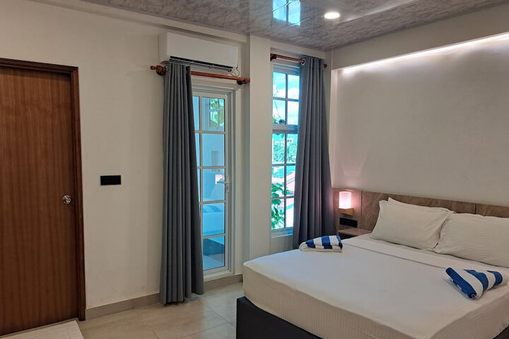 Room 6 of 31
