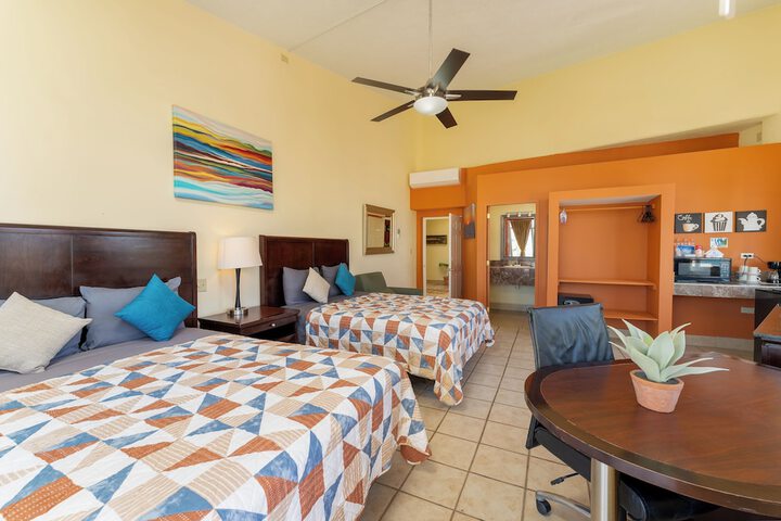 Room 6 of 24