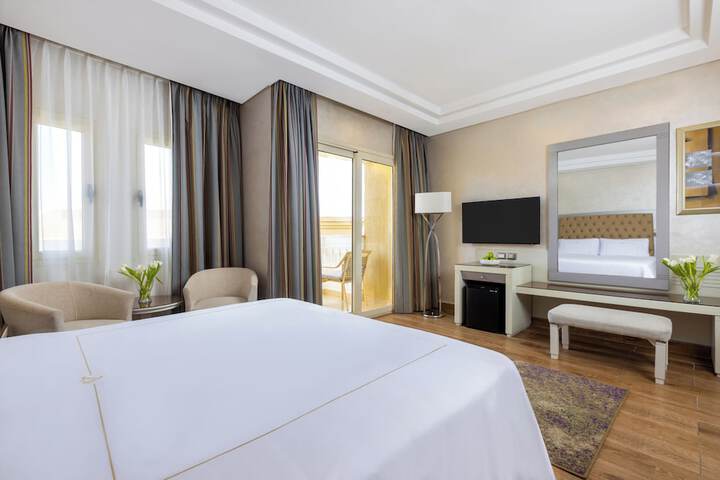 Room 18 of 180
