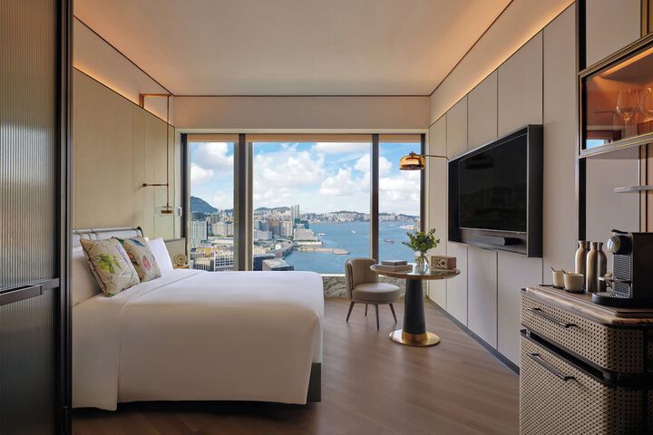 Room 25 of 104
