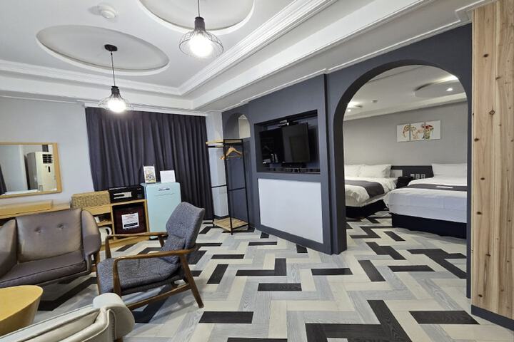 Room 92 of 184