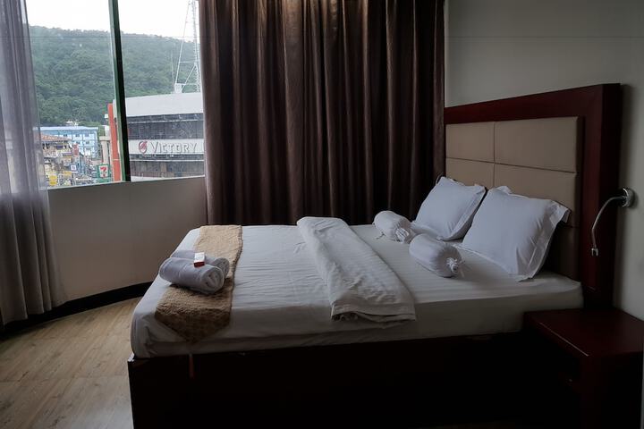 Room 8 of 36