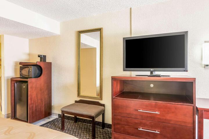 2 Double Beds (7 of 7)