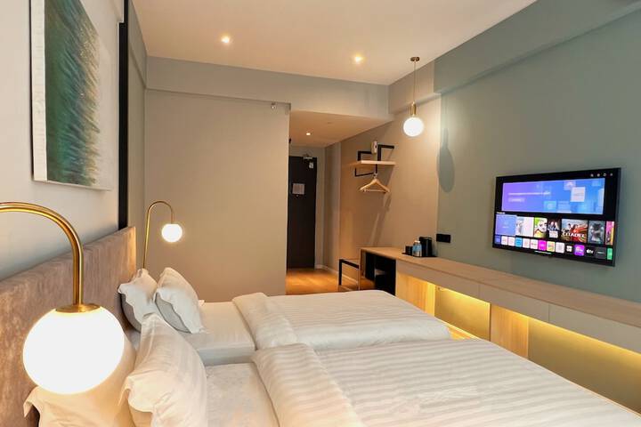 Room 20 of 34