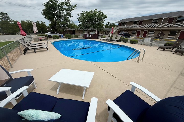 Pool 65 of 97