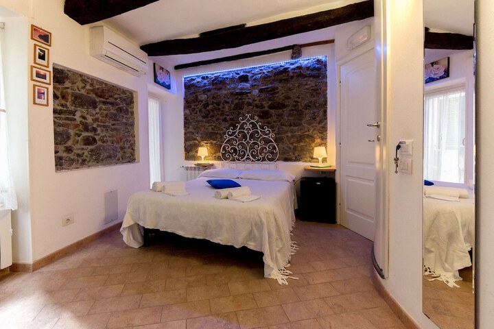 Room 16 of 46