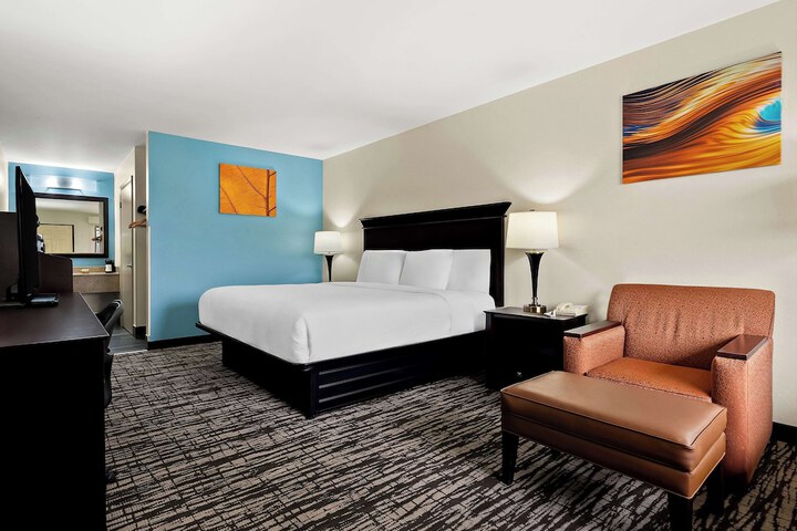 Room 8 of 25
