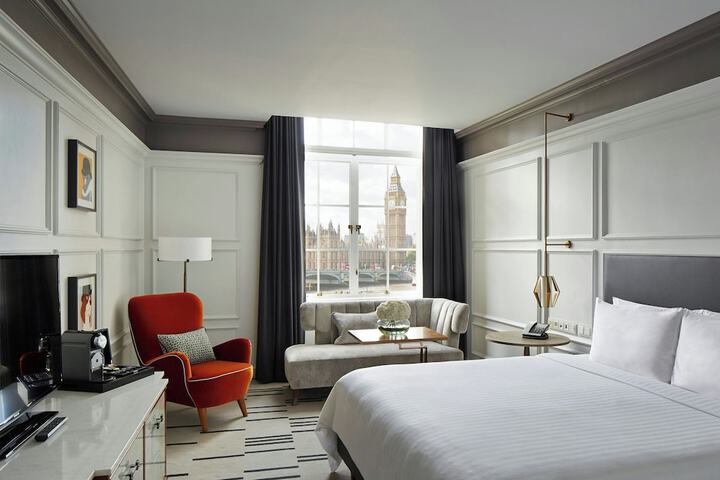 Room 32 of 110