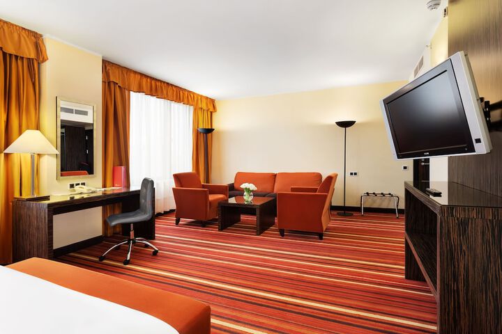 Room 16 of 64