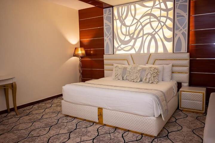 Room 16 of 60