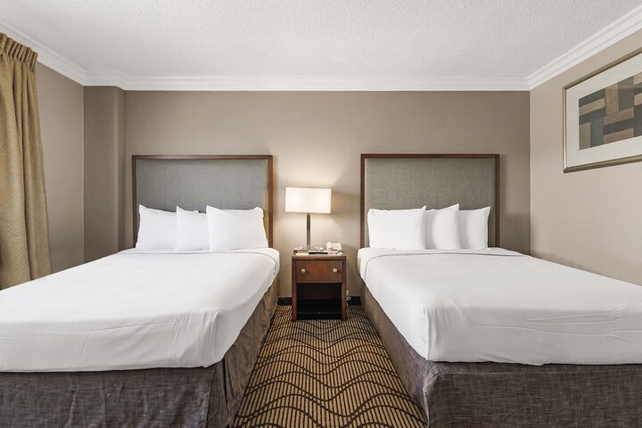 1 Queen Bed (23 of 23)