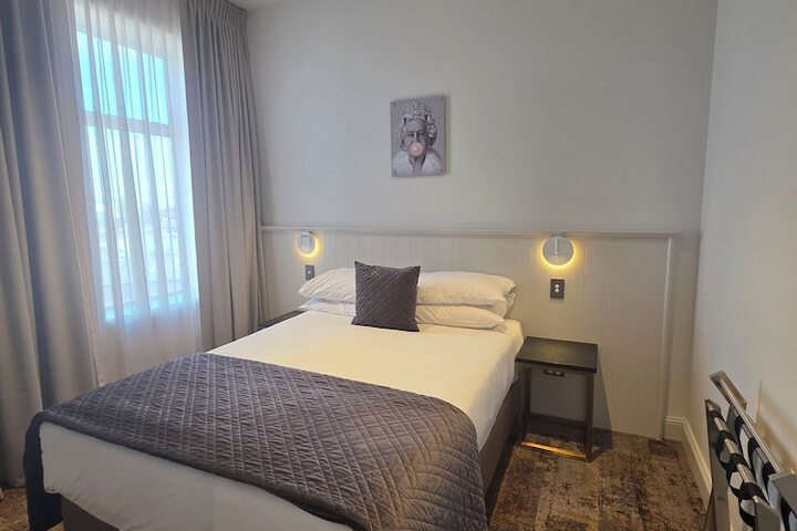 Room 28 of 53