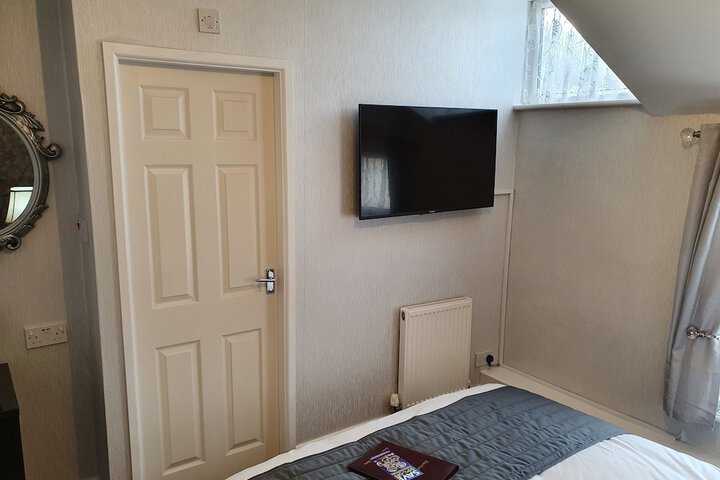 Room 13 of 49
