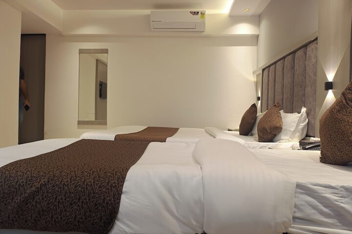 Room 26 of 65