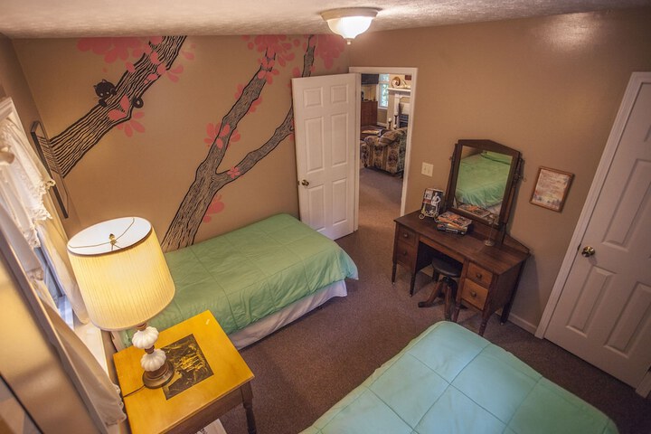 Room 33 of 137