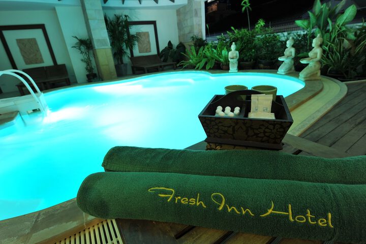 Hotel Pool