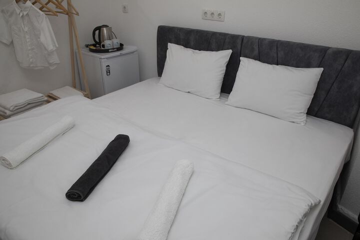 Room 6 of 15