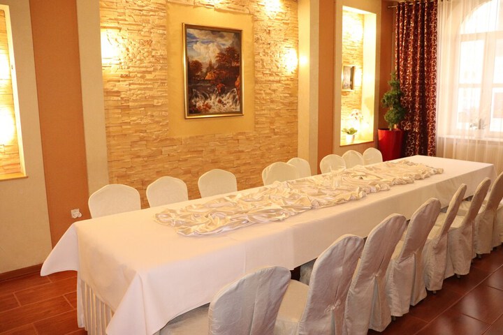 Ballroom/Hall 40 of 45