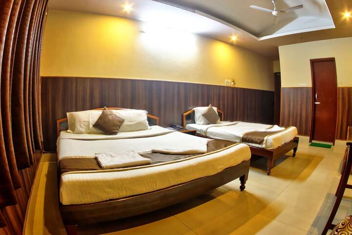 Room 14 of 33