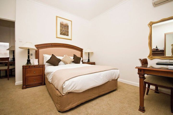 Room 18 of 40
