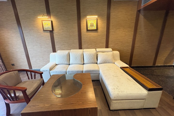 Room 21 of 43